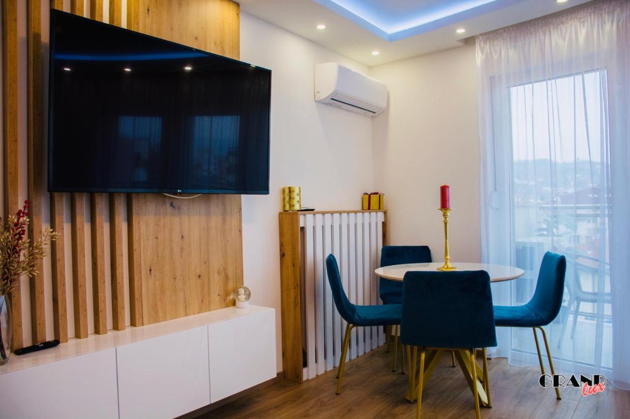 Grand Lux Apartment Doboj Eksteriør billede