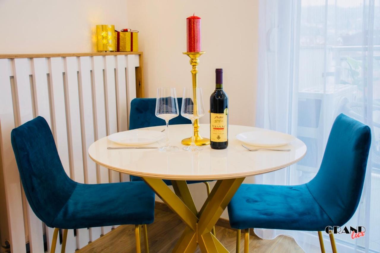 Grand Lux Apartment Doboj Eksteriør billede