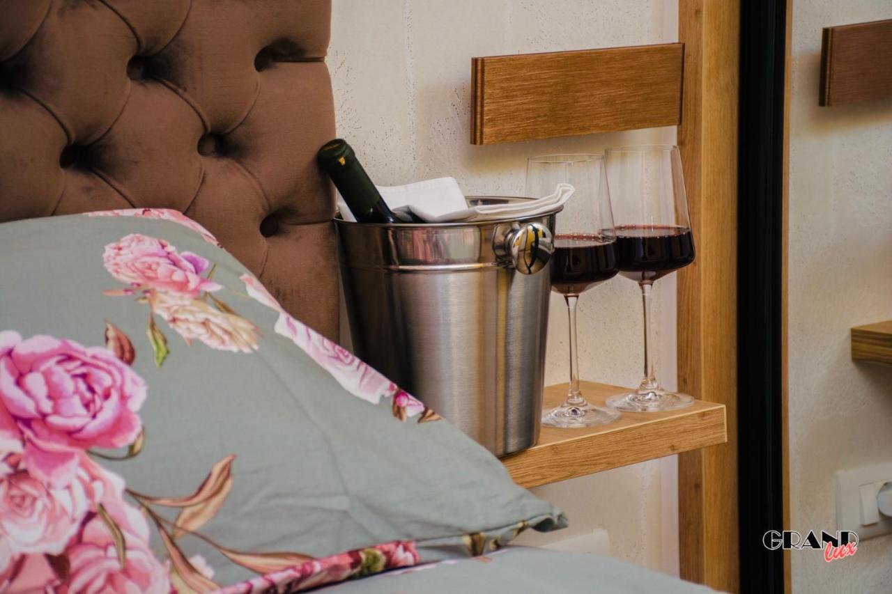 Grand Lux Apartment Doboj Eksteriør billede