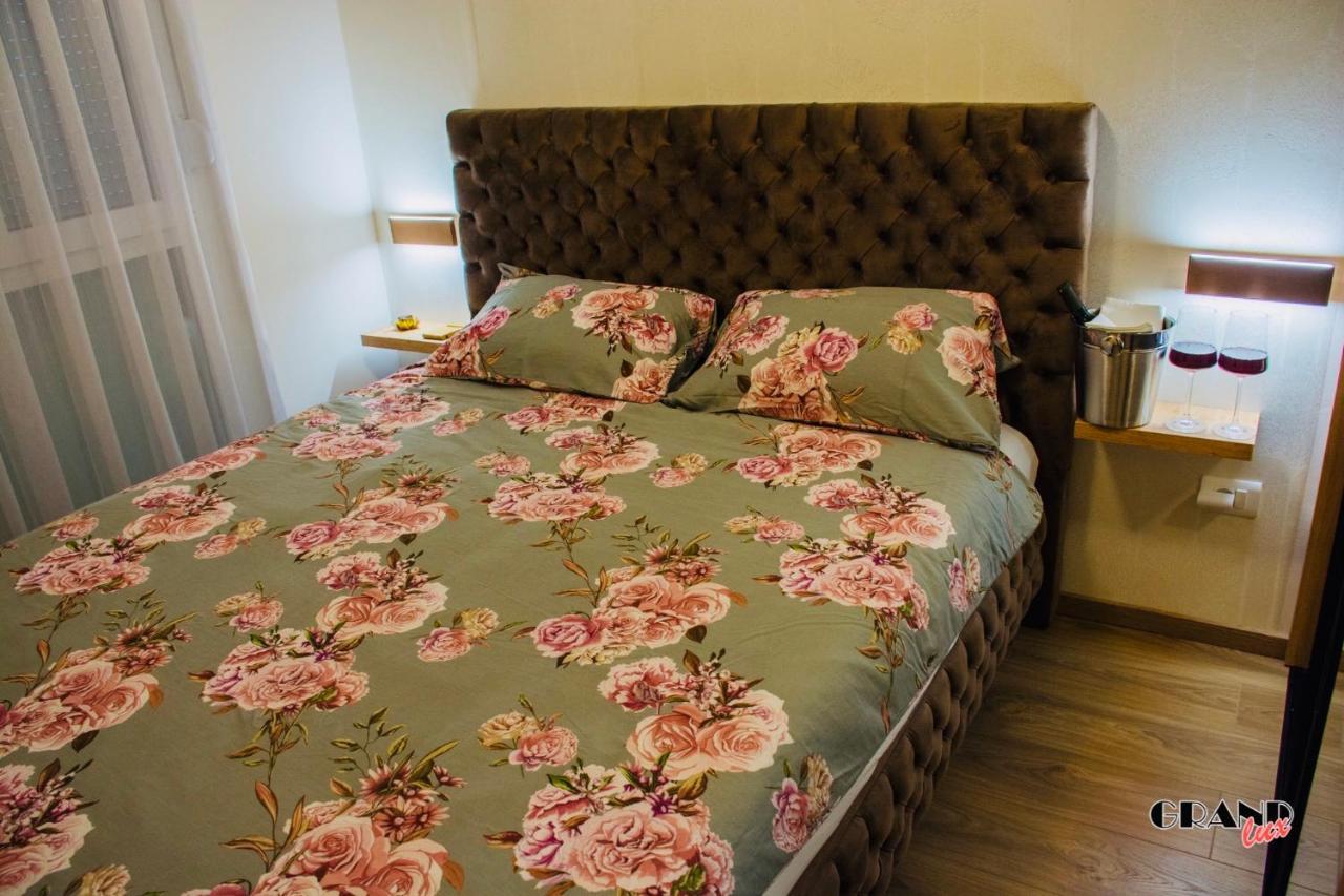 Grand Lux Apartment Doboj Eksteriør billede