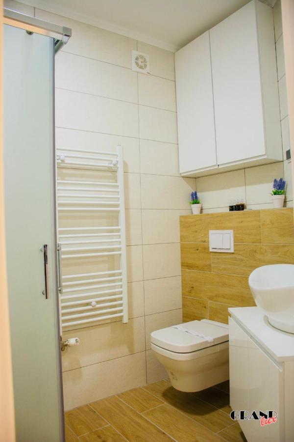 Grand Lux Apartment Doboj Eksteriør billede