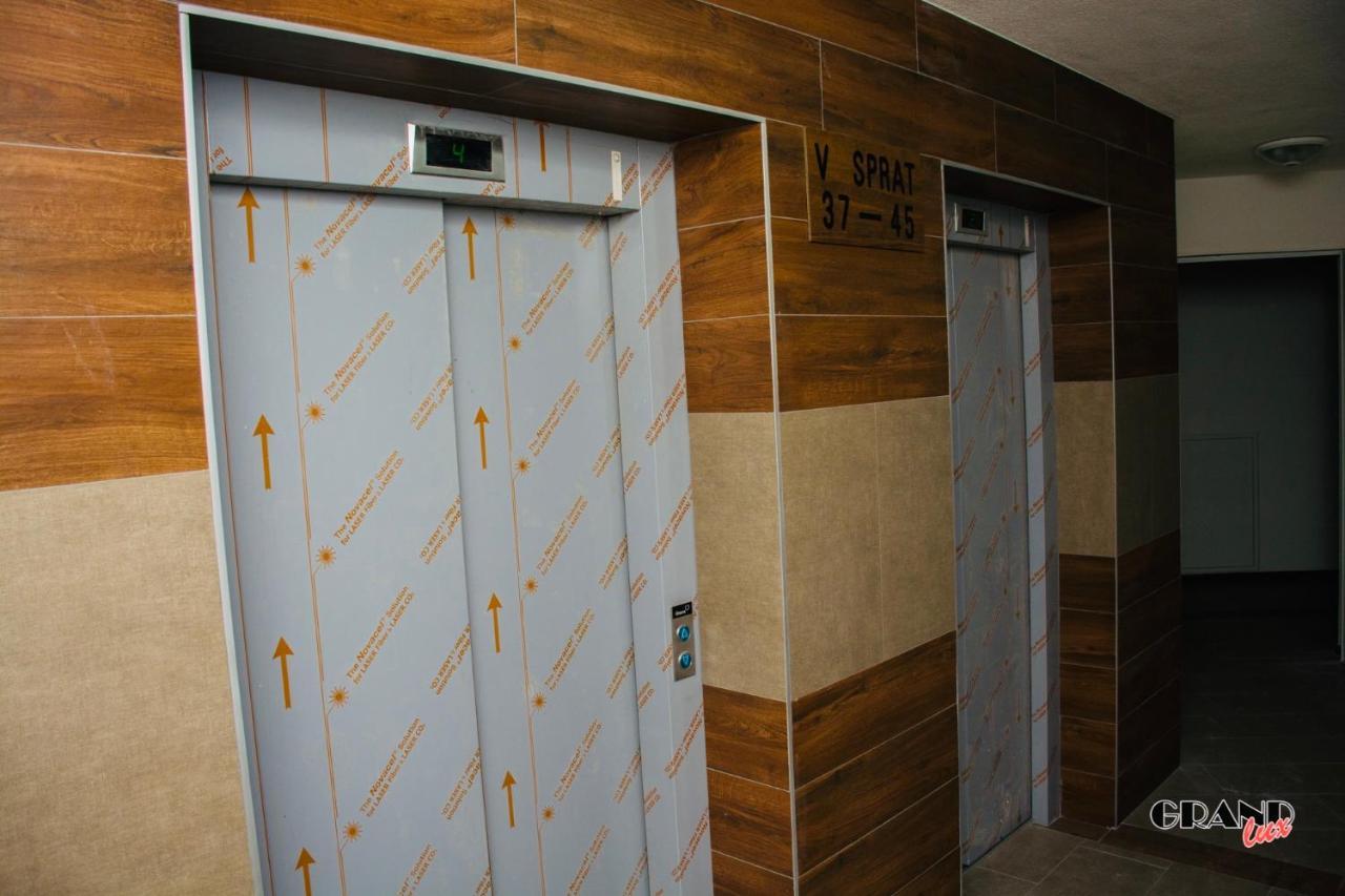 Grand Lux Apartment Doboj Eksteriør billede